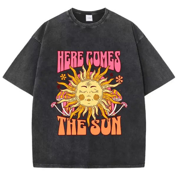Women’s Oversized Washed Cotton T-Shirt – ’Here Comes The Sun’ Vintage Graphic Tee Retro Sun-Faded Loose Fit Summer Top