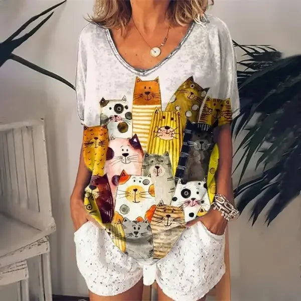 Women’s Retro Anime Cat Graphic T-Shirt – Harajuku V-Neck Summer Tee Kawaii Aesthetic Oversized Blouse Vintage Japanese