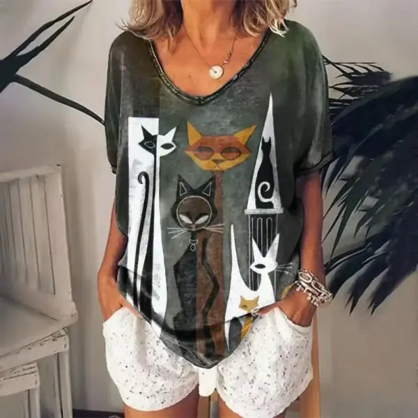 Women’s Retro Anime Cat Graphic T-Shirt – Harajuku V-Neck Summer Tee Kawaii Aesthetic Oversized Blouse Vintage Japanese