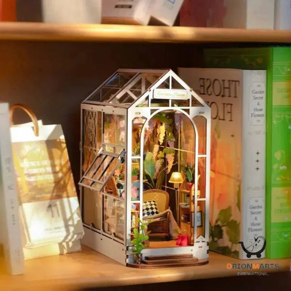 Rolife Garden House Book Nook Kit