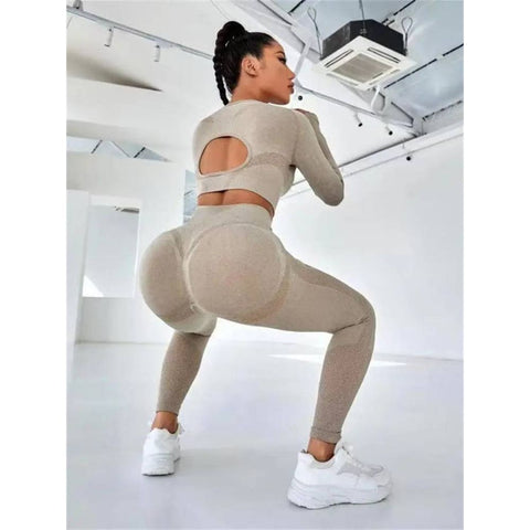 Sports Set - Stylish 2-Piece Fitness Outfit with Butt-Lifting Leggings - Khaki / L