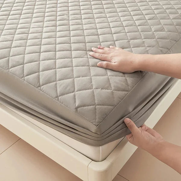 Waterproof Fitted Bed Sheet - Quilted Mattress Protector with 360° Elastic Band - Light Gray / CHINA / Queen