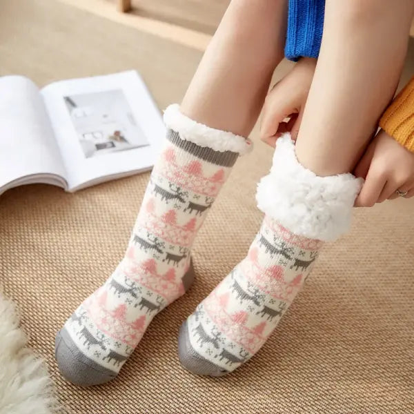 Winter Plush Socks for Women – Soft Non-Slip Fuzzy Floor Slippers Cute Penguin & Animal Design Cozy Christmas Gift