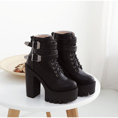 Women Ankle Boots - 35 / black leather