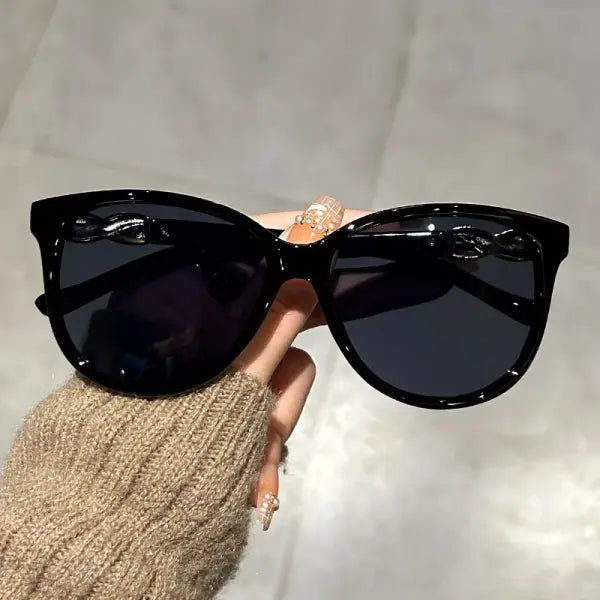 Cat Eye Sunglasses Polycarbonate Retro Fashion Eyewear - Black