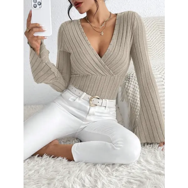 Women’s Fall and Winter Long-sleeved Tops V-neck Sexy Slim Striped Women’s Tops Long-sleeved T-shirt Knitted Bottoming