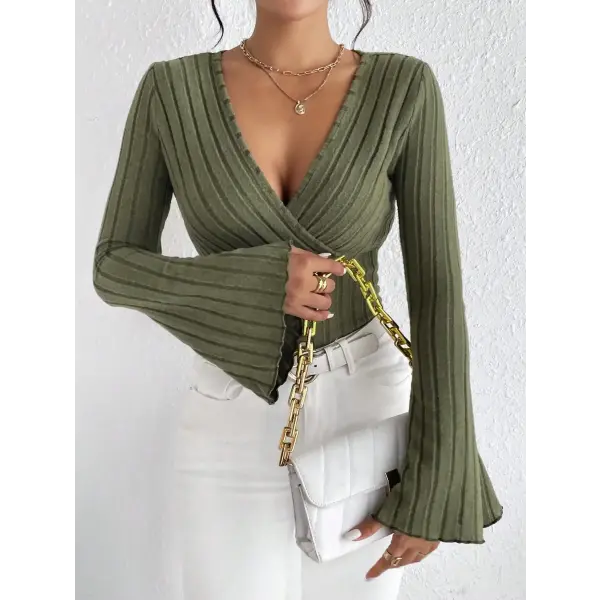 Women’s Fall and Winter Long-sleeved Tops V-neck Sexy Slim Striped Women’s Tops Long-sleeved T-shirt Knitted Bottoming