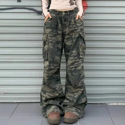 Women’s Y2K Camouflage Cargo Jeans - Vintage High Waist Wide-Leg Pants - Camouflage / S